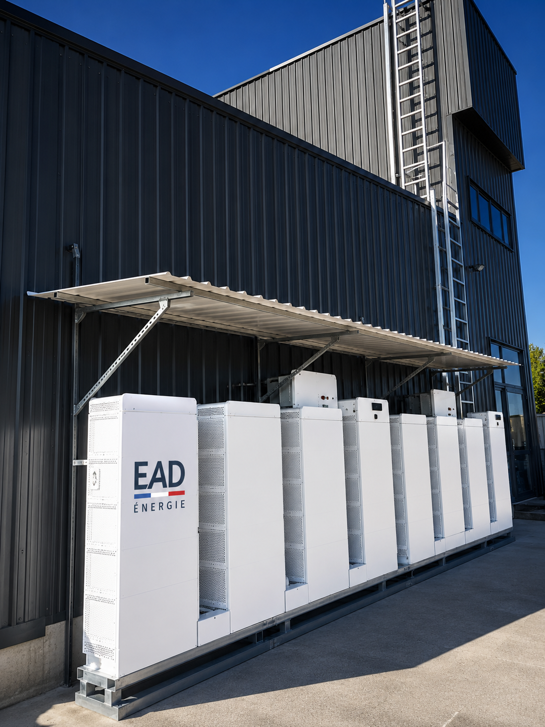 Rack de stockage d'énergie NEO EAD Énergie installé en extérieur